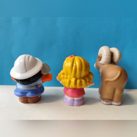 3/$20💗Fisher Price Little People figures lot of 3 - Picture 3 of 5